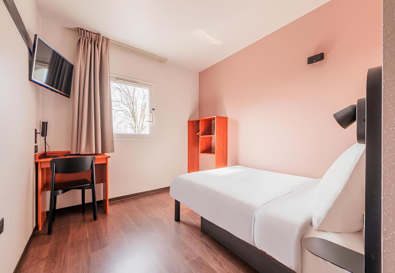 B&B Hotel Strasbourg Aeroport Holtzheim Dış mekan fotoğraf