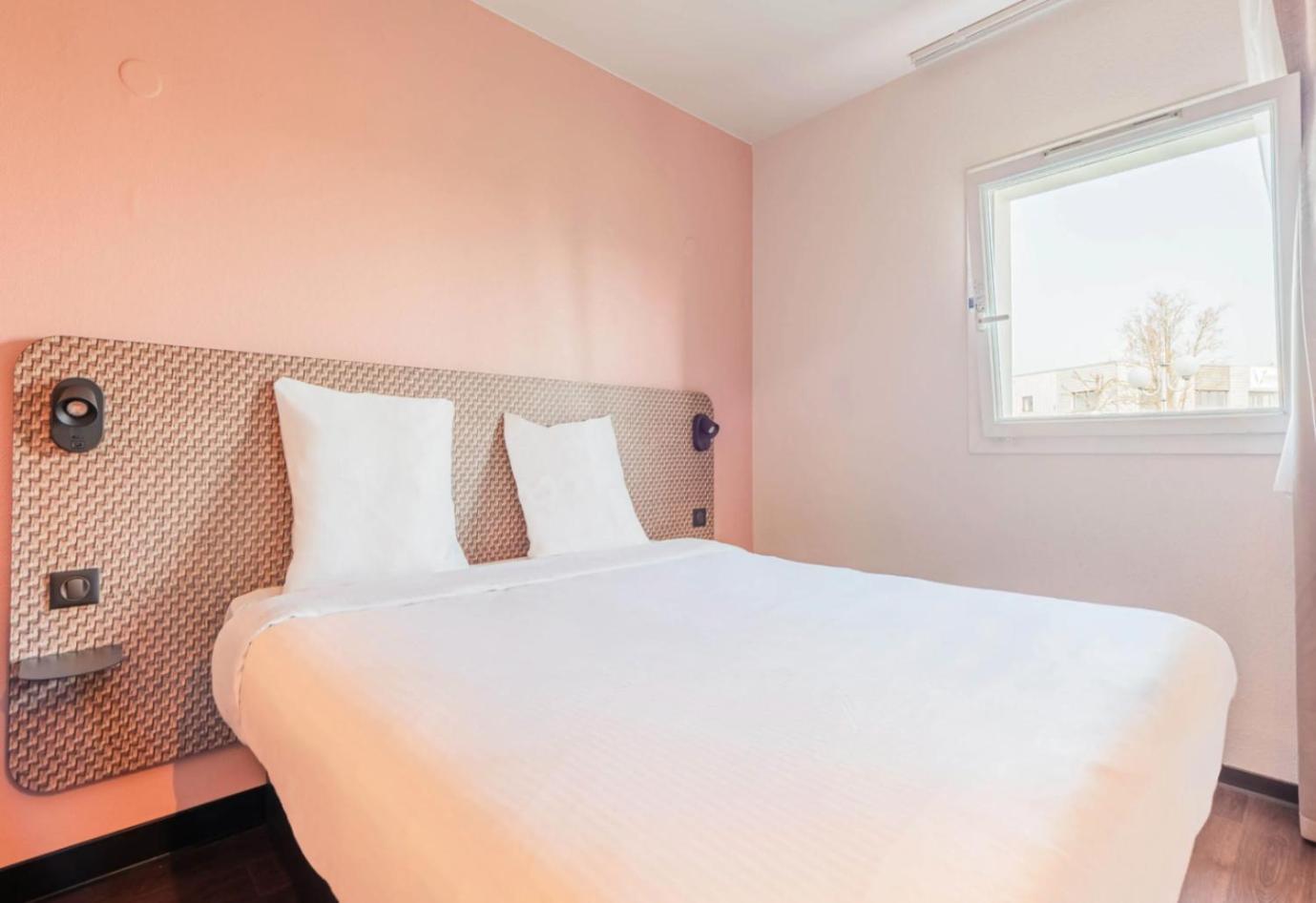 B&B Hotel Strasbourg Aeroport Holtzheim Dış mekan fotoğraf